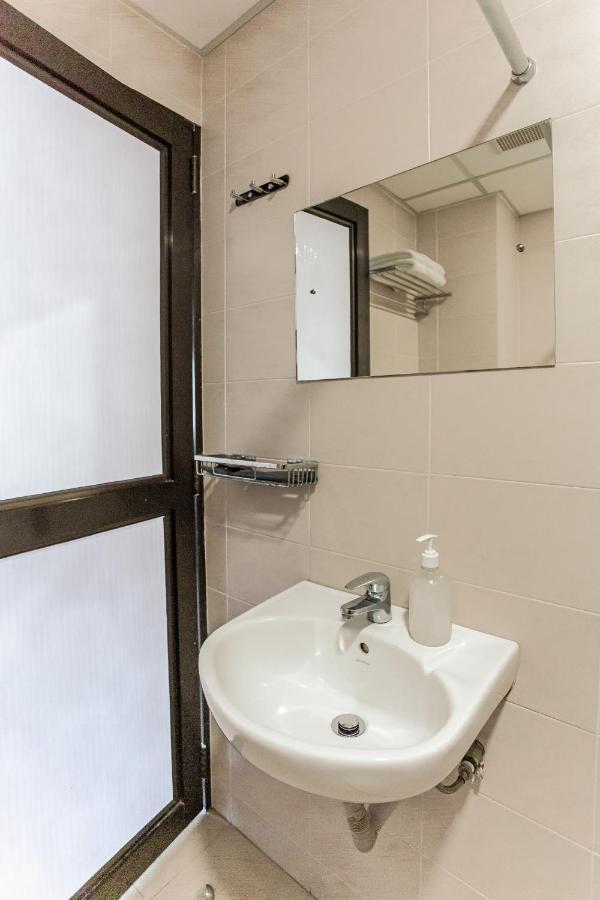 Pp Hotel By Moxy George Town Esterno foto
